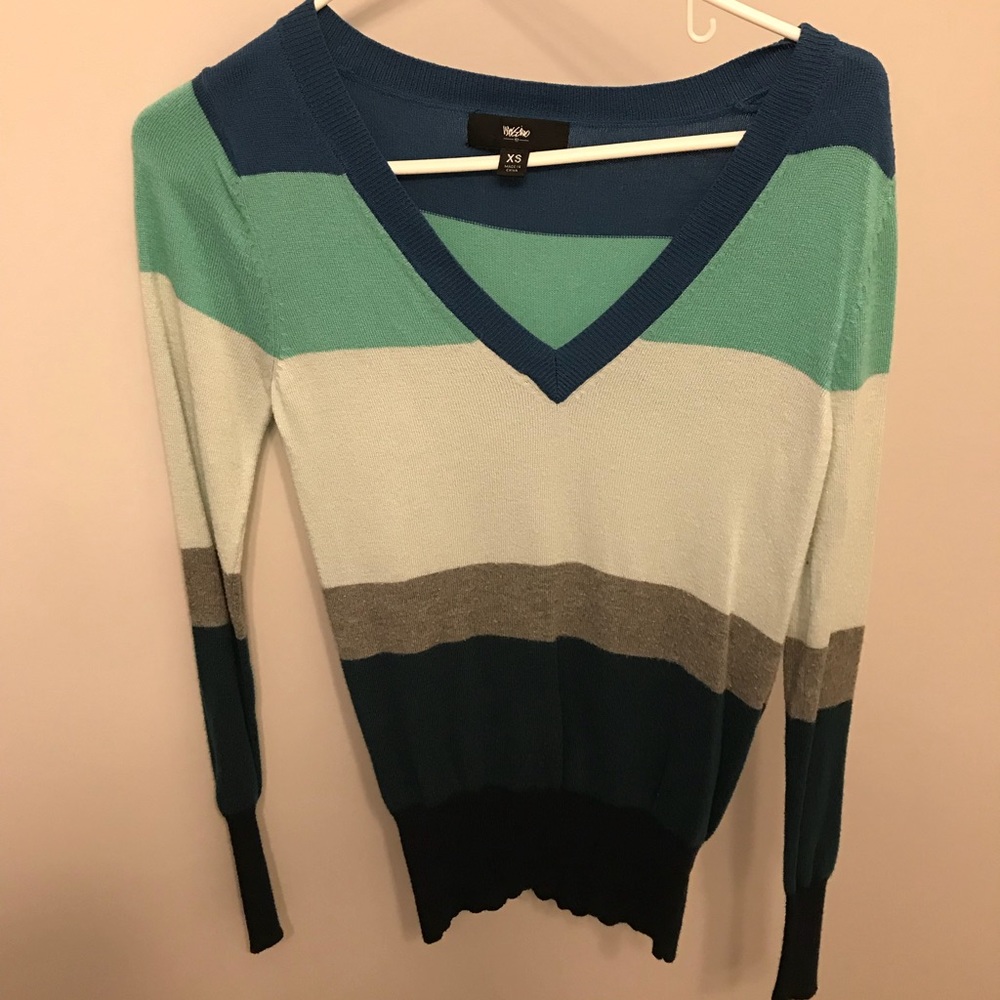 🍁set of fall sweaters🍁 - Picture 4 of 5